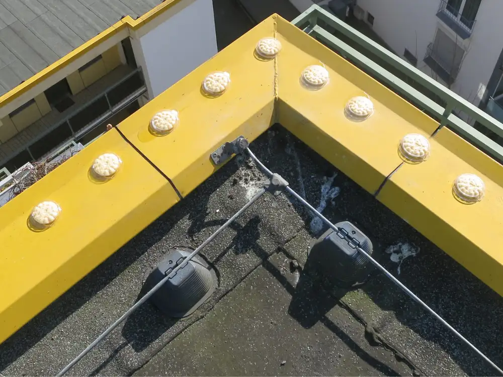 Optical Gel dishes on a parapet wall